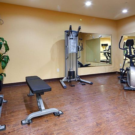 Best Western Plus Fort Worth Forest Hill Inn & Suites מראה חיצוני תמונה