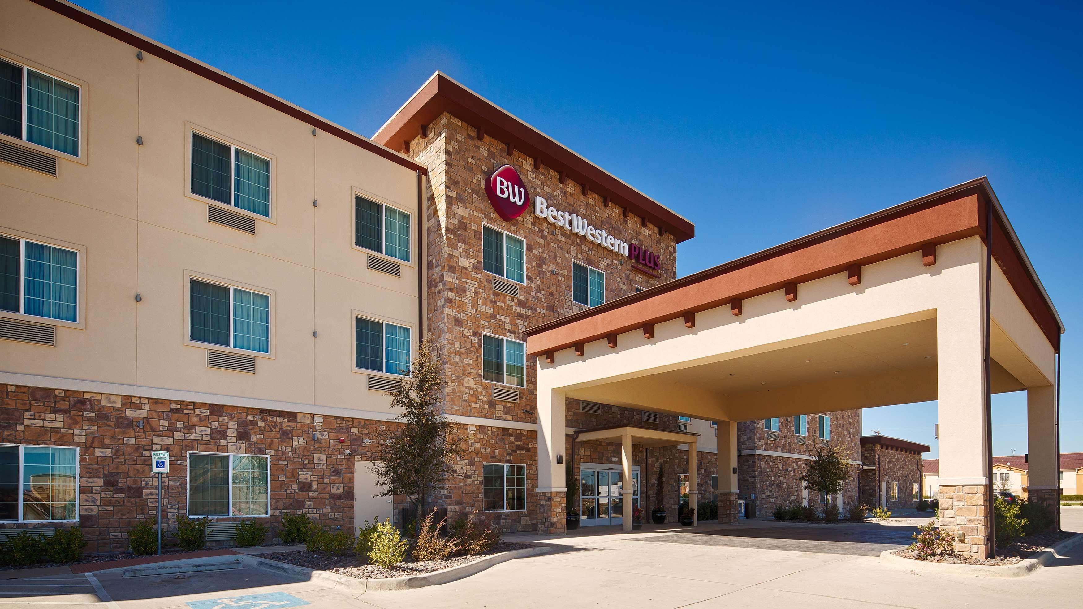 Best Western Plus Fort Worth Forest Hill Inn & Suites מראה חיצוני תמונה